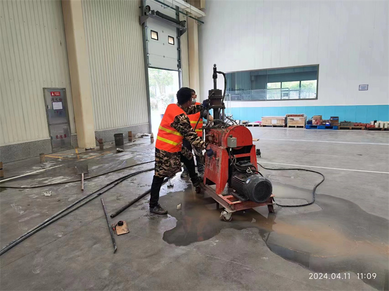 龙马潭厂房地面下沉塌陷注浆加固施工